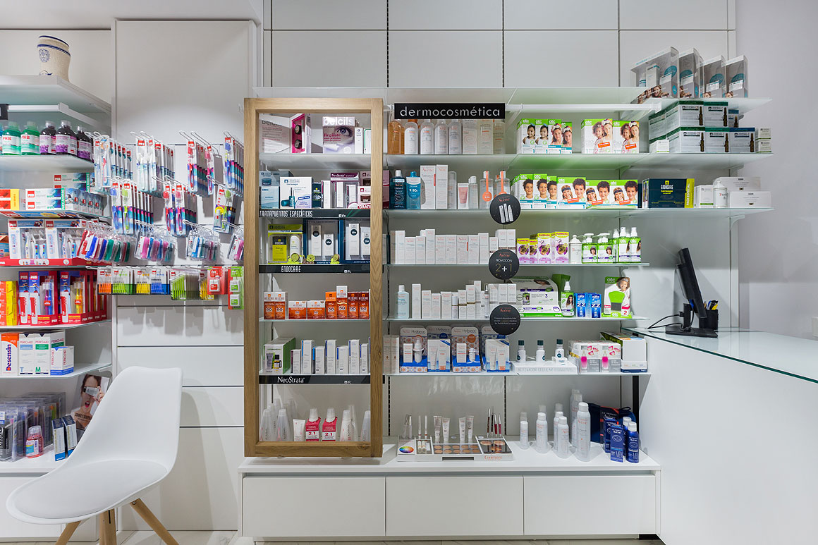 imagen interior farmacia martinez de luco en bilbao